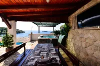Extraordinary 3bed/3bath villa, with sea views,pool and hot tub for 8