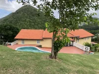 On Peninsula. Sea view, Beach 3 Min drive. Quiet neighborhood. Windjammer 4 m d