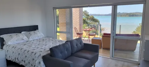 Absolute beachfront "Waimiro" Paihia