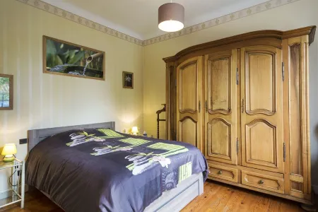 QUIET AND BRIGHT HOUSE WITH AIR CONDITIONING