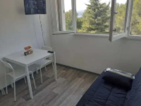 PEACEFUL STUDIO! Hotels in Saint-Mandrier-sur-Mer