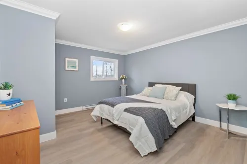 All New Retro Design Carriage House on the Fraser River