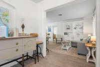 Shell We Dance? Charming Bungalow with Fabulous Location and Private Pool!