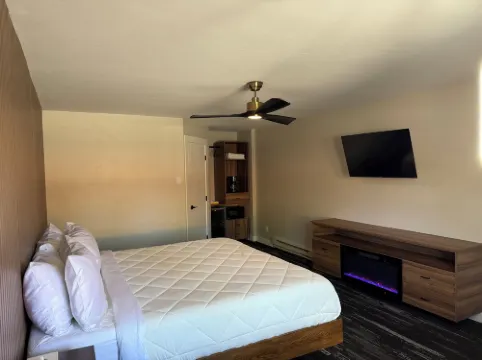 Lone Eagle Lodge