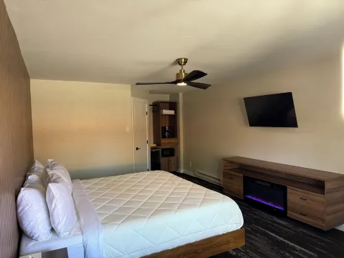 Lone Eagle Lodge Hotels in Grand Lake
