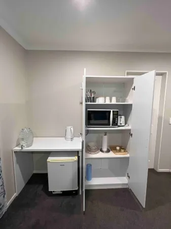 The Grove - Charming Private Guest Suite Отели в г. Ловер Хатт