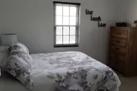 Cozy stand alone cottage with Bermuda Character Hotels in St. George's