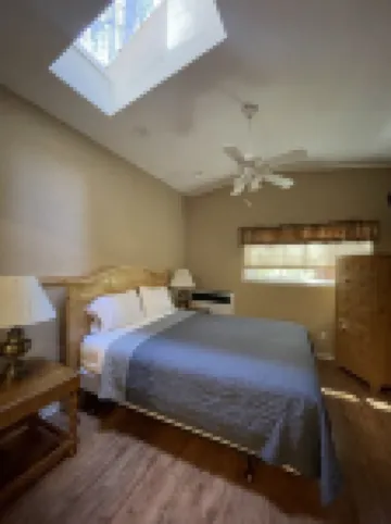 Spacious Large Homestyle Family Cabin  in LMP Arnold