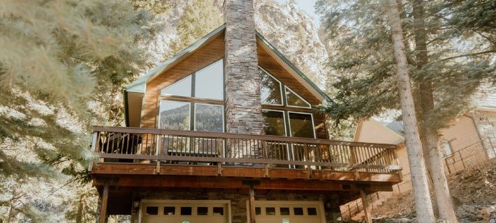 New! Modern mountain retreat. Bar, garage, luxurious backyard patio. Pristine! Hoteles en Ouray