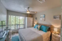 Remodeled Family Waterfront Townhome in the Heart of Horseshoe Bay