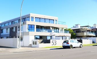 Belle Mer Beachfront Apartments - Self Serviced