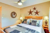 Unwind Near the Lake Fire Pit Marina Nearby - 3-Star
