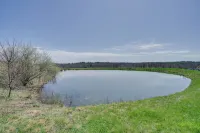 Spacious McArthur Home Private Hot Tub and Pond! - 3-Star