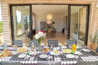 Villa Roka : Magnifique Villa Avec Piscine, Dans un Endroit Calme et Reposant