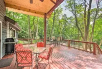 Lake Toxaway Cabin w/ Fire Pit - 1 Mi to Marina - Homestays