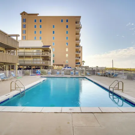 Gulf Shores Condo: Private Community Beach Access