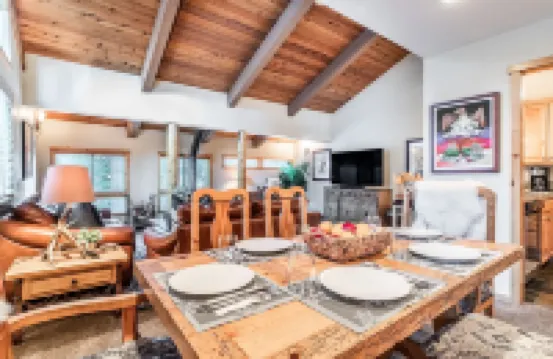 Courchevel 14 Remodeled Light and Bright Mountain Cabin, Walk to Canyon Lodge Slopes by RedAwning