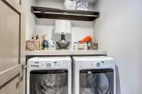 แพลตินัม อพาร์ตเมนต์โฮเทล 2 ห้องนอน บาย เรดออนนิ่ง - อ่างจากุชชี่