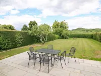 Shipton Hill View - parking