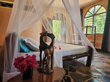 Room in Guest Room - 38m2 Turtle Suite in a 560 m2 Villa, Indian Ocean View