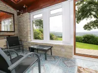 Upper Highlees Farm Hotels in Halifax
