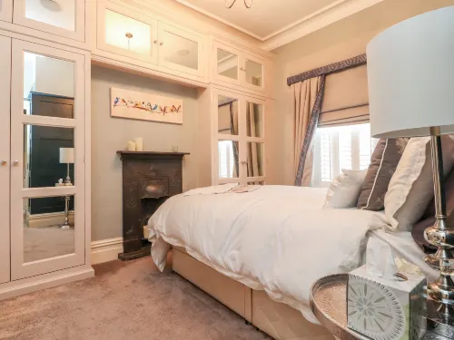 웨스트우드 하우스 브라이닝-위스-워튼 호텔