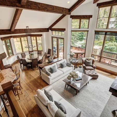 5Br Alpine Luxury Home with Private Hot Tub by RedAwning - Save 20% on 7+ Nights!