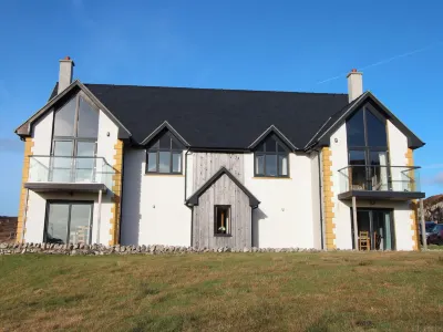 Tobson Hotels near Golden Road