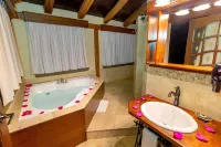 Samari Spa Resort - Hot Tub