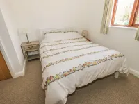 Cwt Blawd Hotels in Llangoed