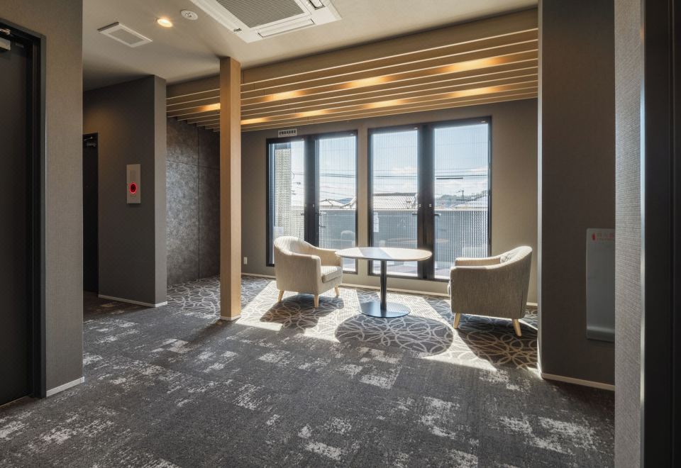 3. 호텔 나인스테이..