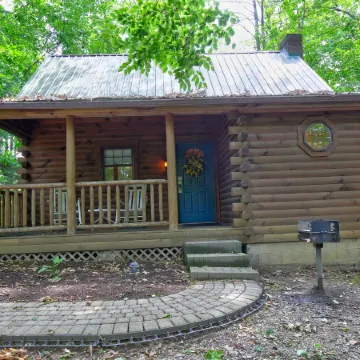 Cricket Hill Lodge & Cabins