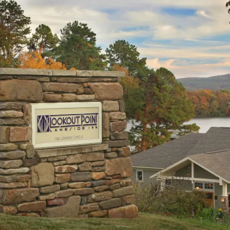 Lookout Point Lakeside Inn