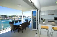 Beachside Magnetic Harbour Apartments Hotel a Magnetic Island