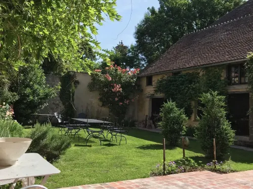 La Maison Jeanne d'Arc - Chambres d'hôtes et hébergements près de Guédelon