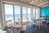 Quarterdeck Beachside Villas & Lofts - homestay