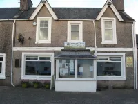 The Thistle Inn Hotels near Sandyhills Beach