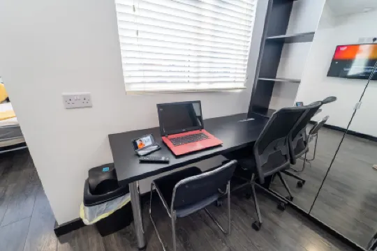 23 North Road Studios Near QE and Uob