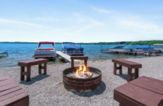 Fife Lake Lodge - parking