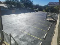 Cedar Creek Inn - Motels