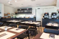 Hotel One66 (Free Parking Garage) - Breakfast