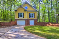 Fire Pit and Dock Waterfront Lake Sinclair Getaway! - 3-Star