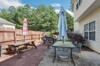 Atlanta Retreat W/ 2-Car Garage, Fenced Yard 6 Bedroom Home by Redawning - 3-stjärniga