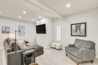 Bright and Modern Home 2 Mi to Presque Isle Airport - Wifi