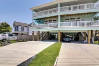La Porte Home w/ Balconies: Walk to Beach!