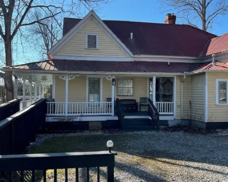 Old Storehouse Inn Hotels in Lumpkin County