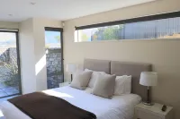 Lakeshore Springs Apartments - فطور