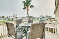 South Padre Island Condo Near Beach w/ Balcony! - parking