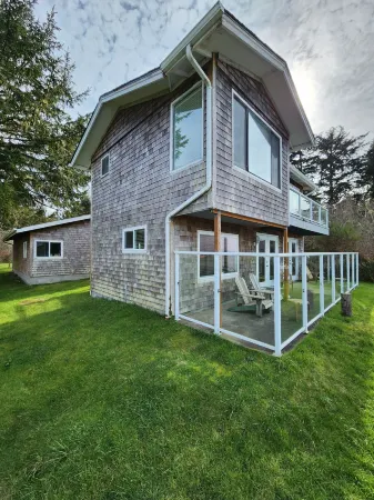 Plainview Motel Отели рядом с достопримечательностью «Cape Arago Lighthouse»