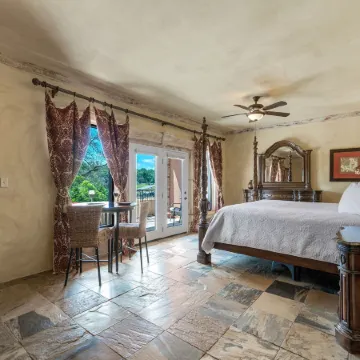 Blanco Riverside Cottages